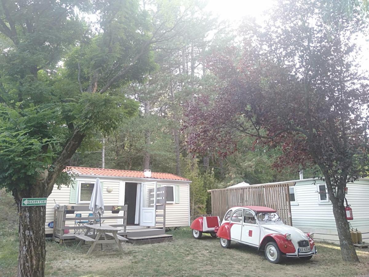Camping Du Lac Сен-Жулиен-дю-Вердон Екстериор снимка