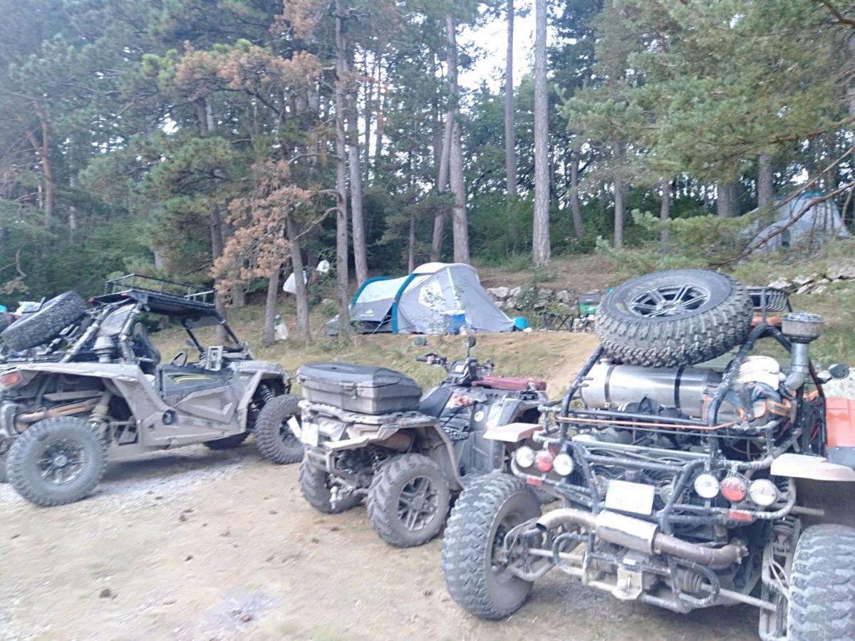 Camping Du Lac Сен-Жулиен-дю-Вердон Екстериор снимка