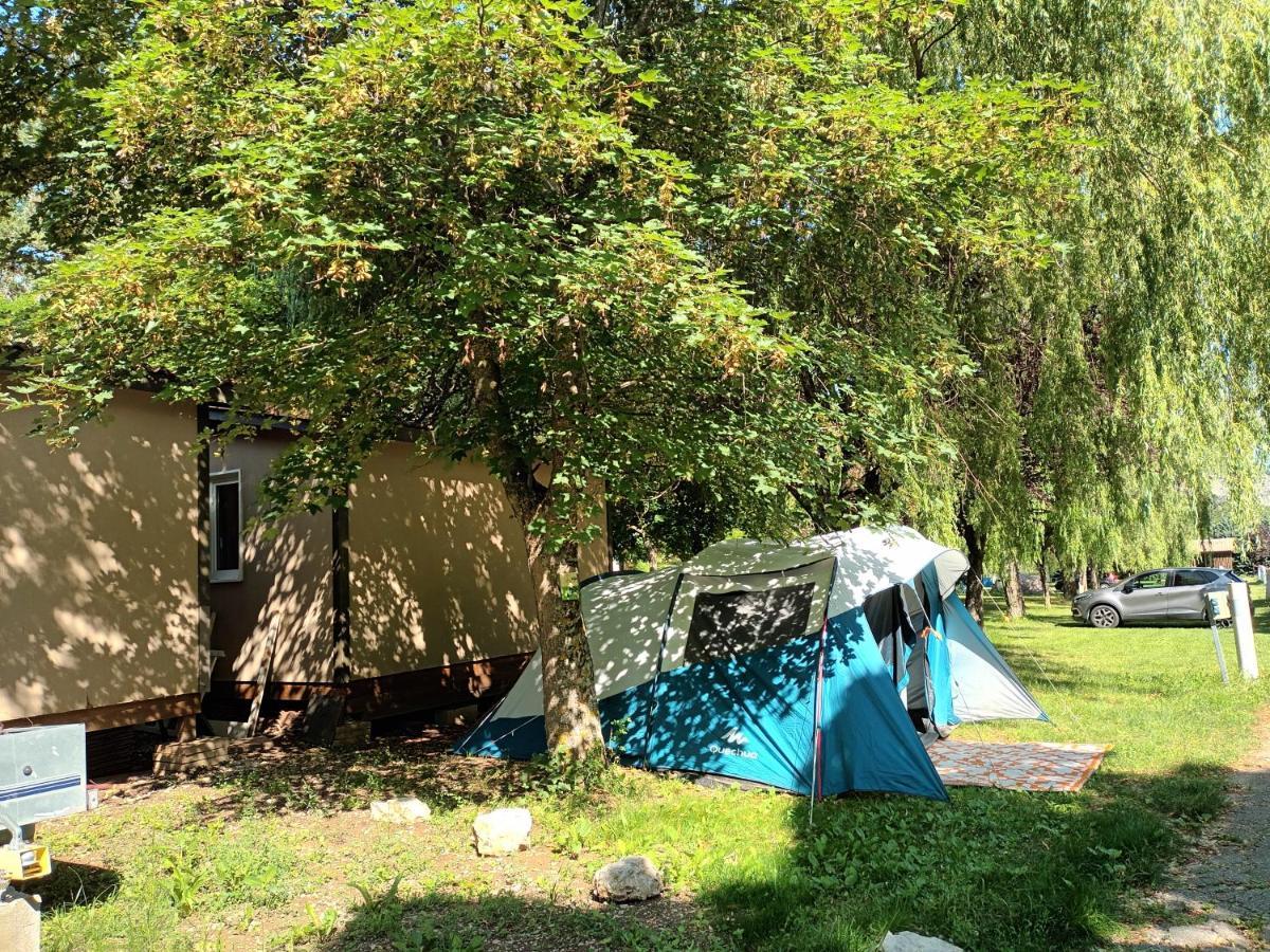 Camping Du Lac Сен-Жулиен-дю-Вердон Екстериор снимка