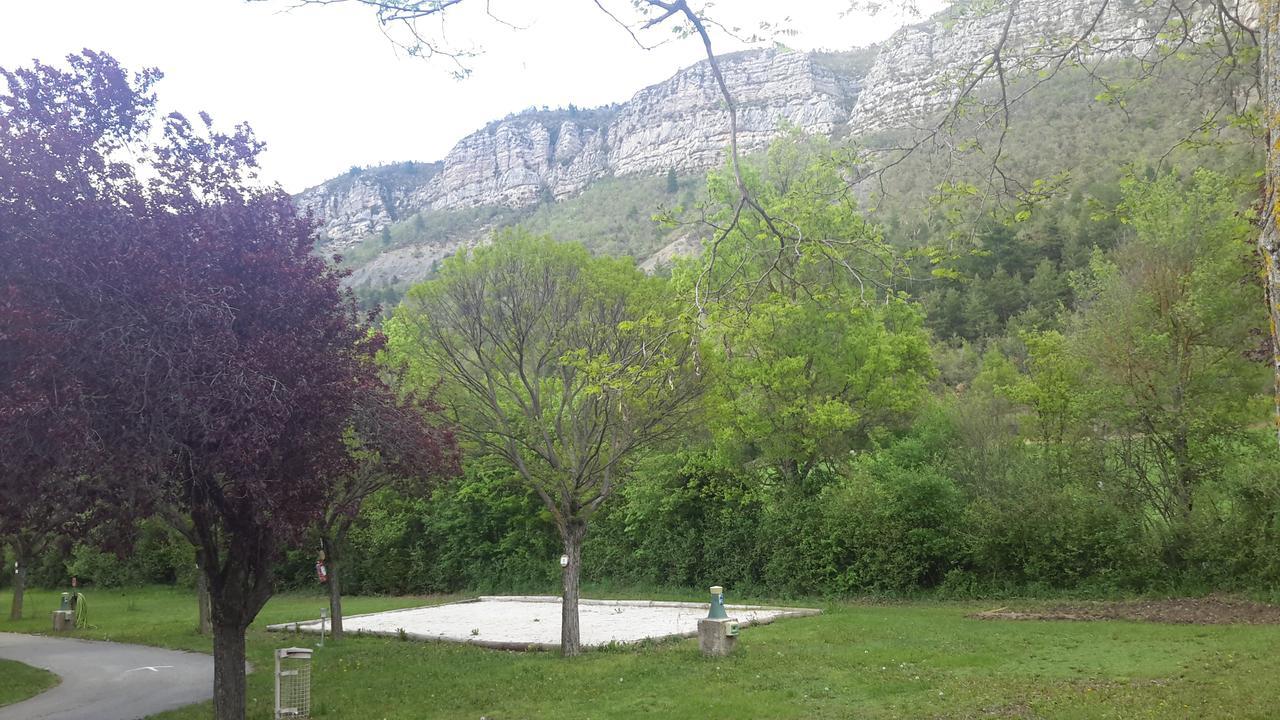Camping Du Lac Сен-Жулиен-дю-Вердон Екстериор снимка