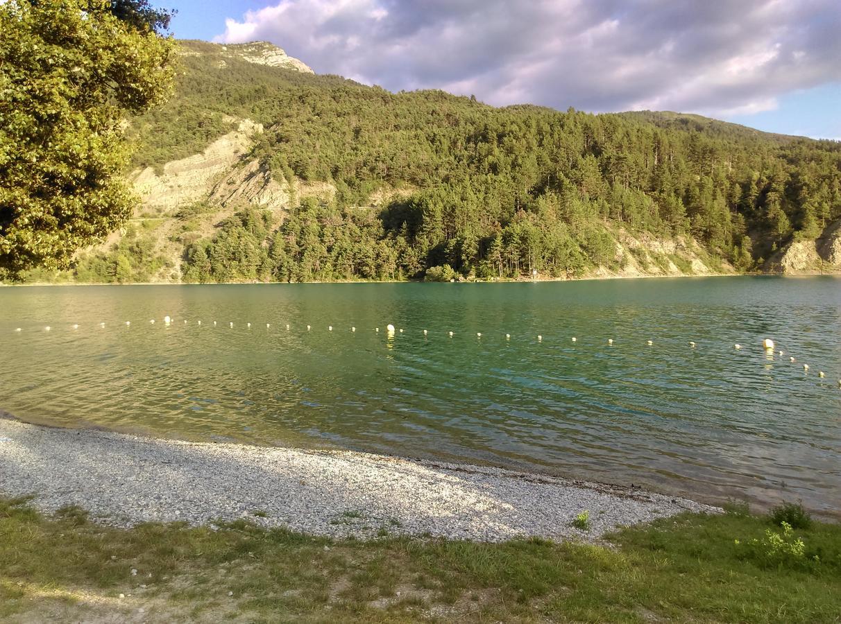 Camping Du Lac Сен-Жулиен-дю-Вердон Екстериор снимка