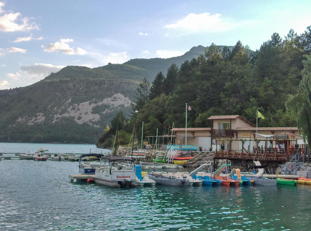 Camping Du Lac Сен-Жулиен-дю-Вердон Екстериор снимка